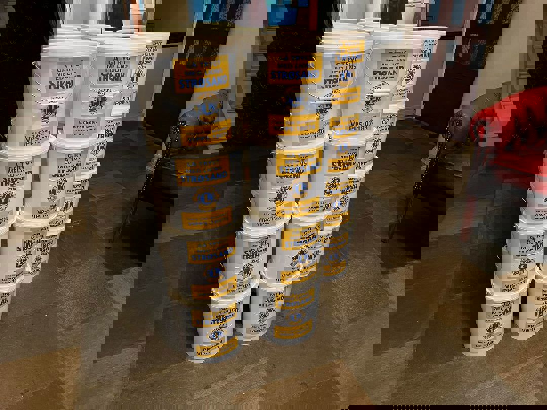 Røde Fjær - Kjøp Sand - støtt Beitostølen